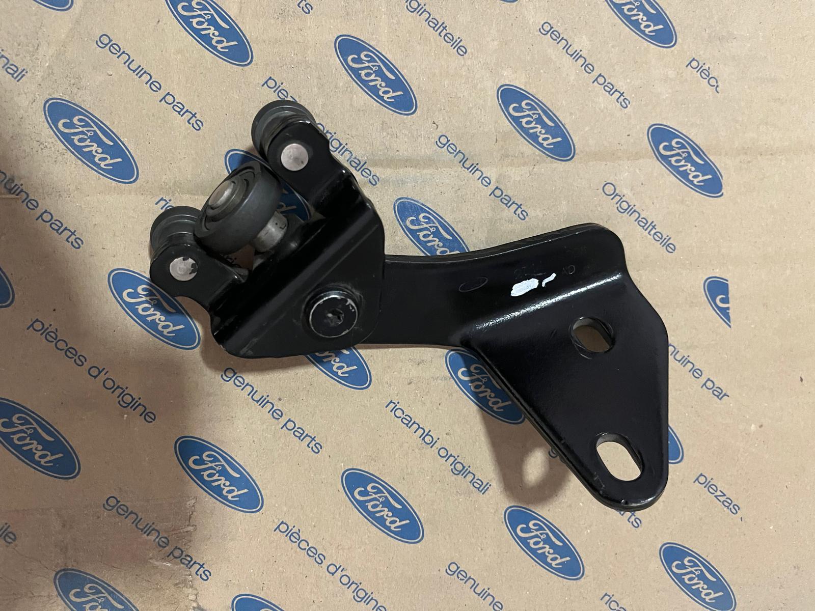 2T14 V25028 AD/AE CONNECT SÜRGÜLÜ KAPI ÜST MAKARA SAĞ 